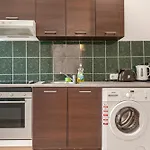 Modern 1Br Apt Tv & Wifi, Well Connected