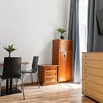Modern 1Br Apt Tv & Wifi, Well Connected