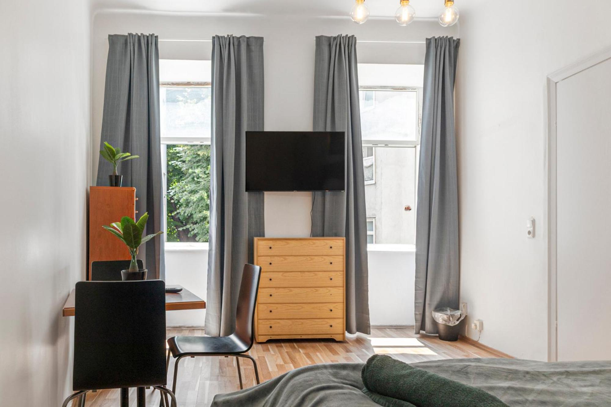 Modern 1br Tv & Wifi, Well Connected Wien